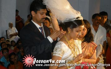 Josson Dhanya Wedding Photos